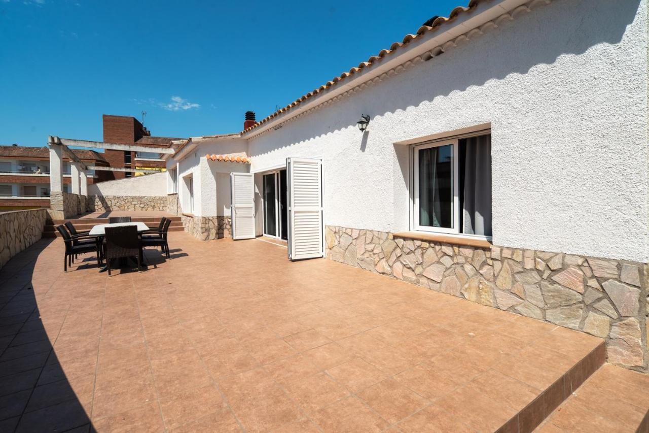 Villa Auba Lloret Lloret de Mar Eksteriør billede